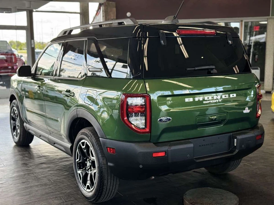 2025 Ford Bronco 6th Gen - Image 13 of 31