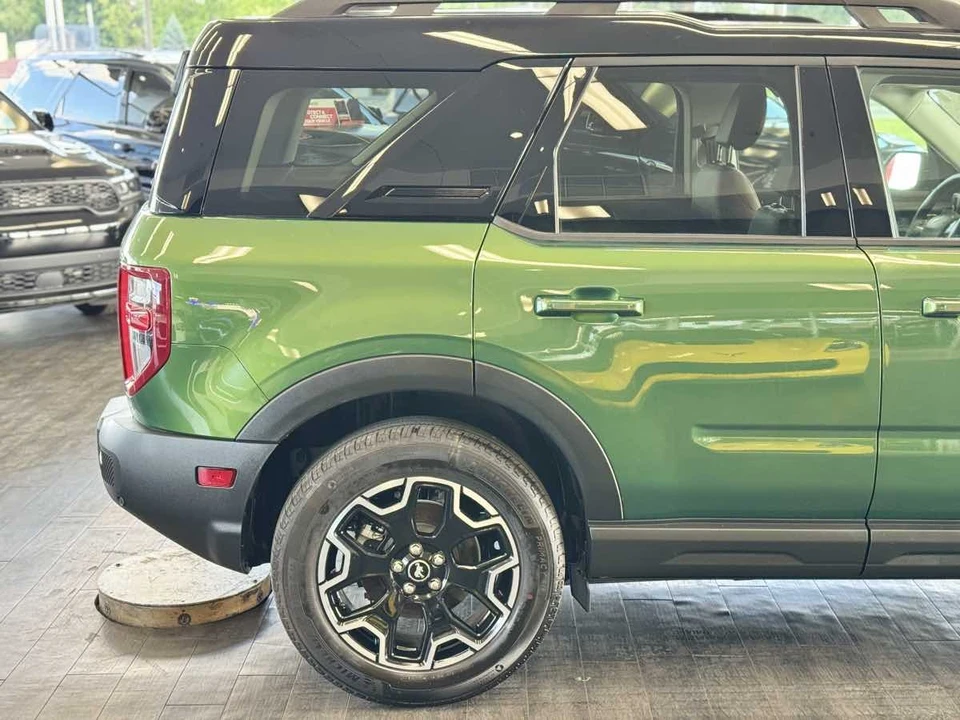 2025 Ford Bronco 6th Gen - Image 5 of 31