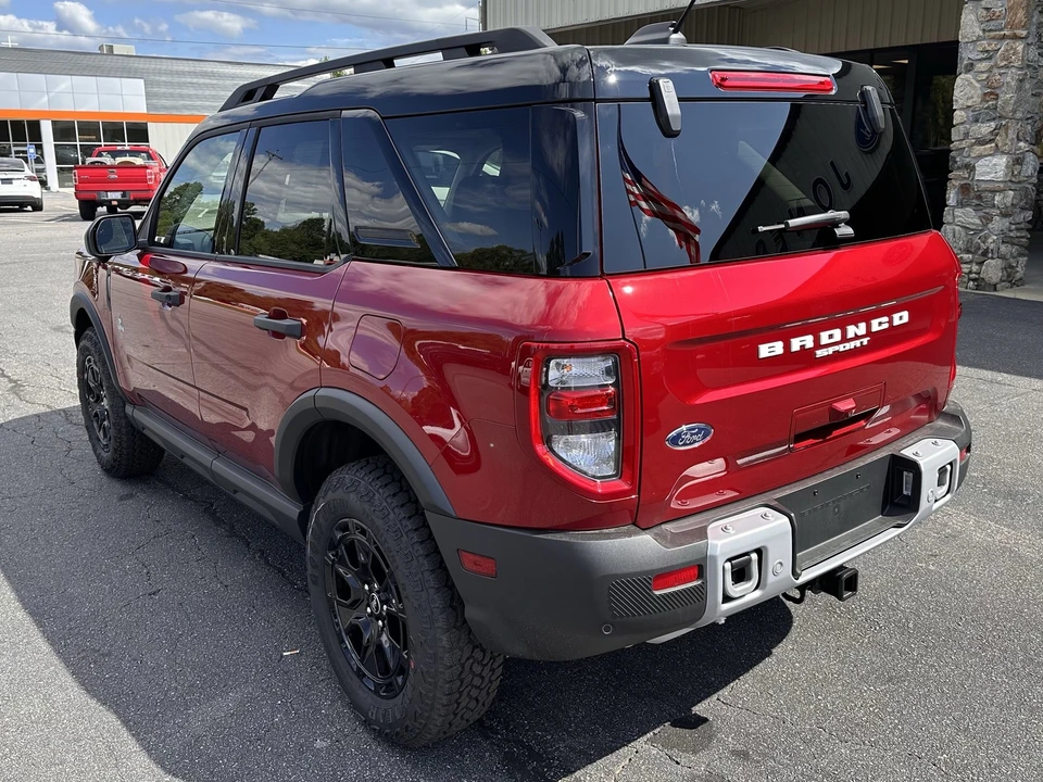 2025 Ford Bronco 6th Gen - Image 8 of 21