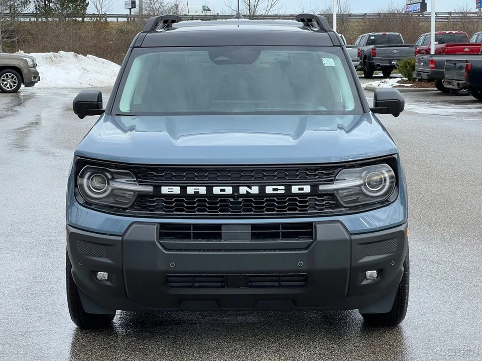 2025 Ford Bronco 6th Gen - Image 10 of 12