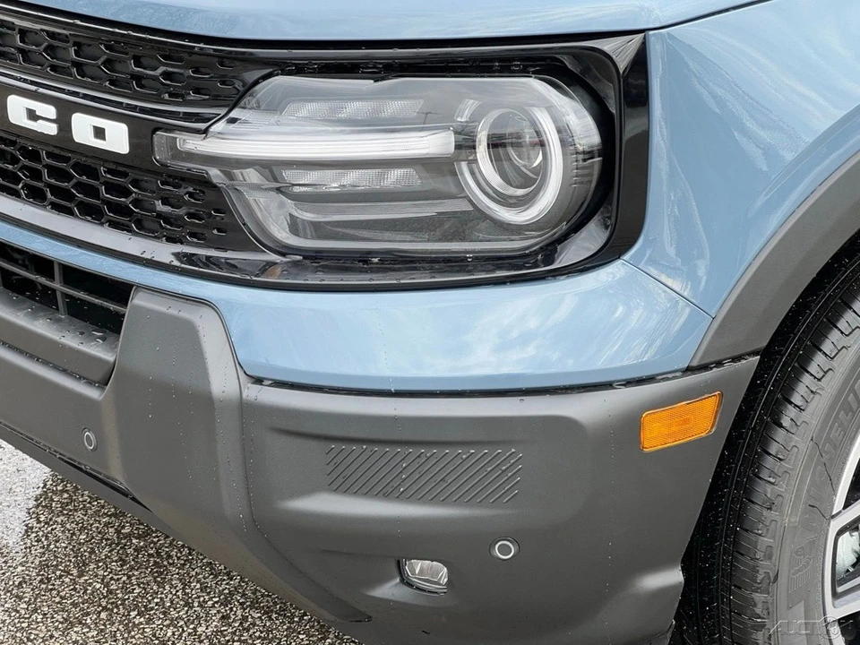 2025 Ford Bronco 6th Gen - Image 11 of 12