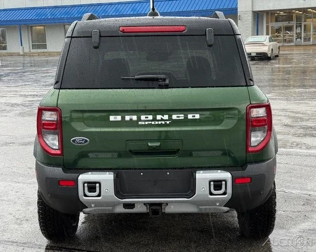 2025 Ford Bronco 6th Gen - Image 5 of 12