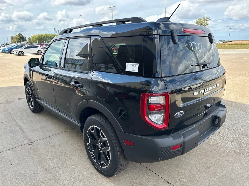 2025 Ford Bronco 6th Gen - Image 9 of 21