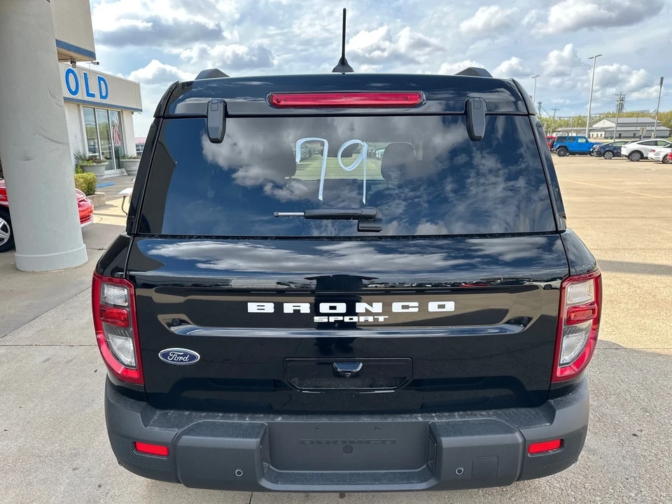 2025 Ford Bronco 6th Gen - Image 10 of 21