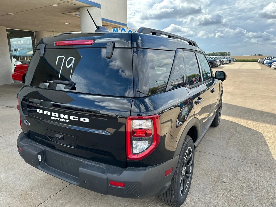 2025 Ford Bronco 6th Gen - Image 11 of 21
