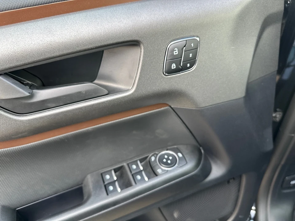 2025 Ford Bronco 6th Gen - Image 18 of 21