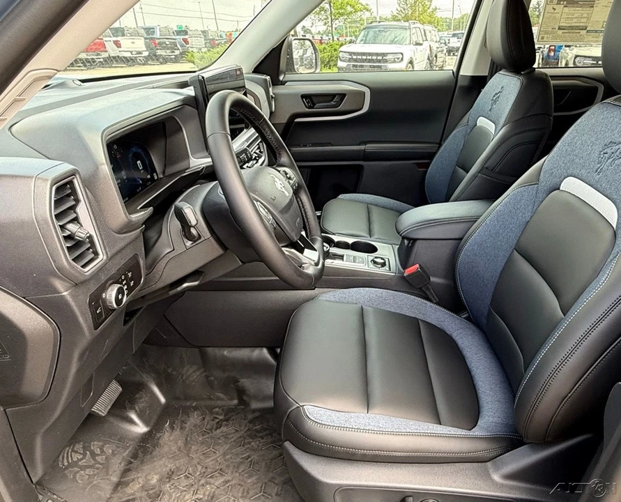 2025 Ford Bronco 6th Gen - Image 15 of 21