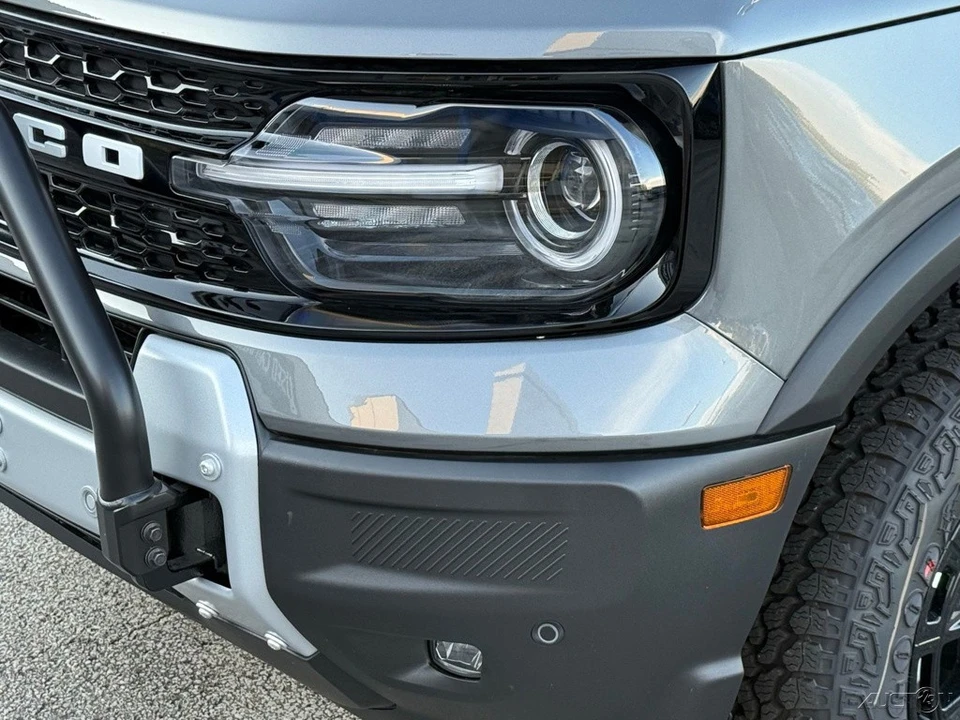 2025 Ford Bronco 6th Gen - Image 11 of 12