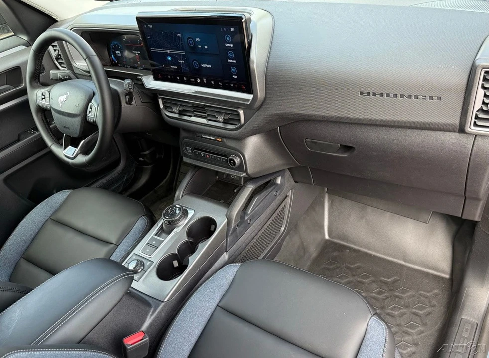 2025 Ford Bronco 6th Gen - Image 19 of 21