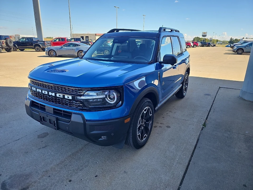 2025 Ford Bronco 6th Gen - Image 16 of 21