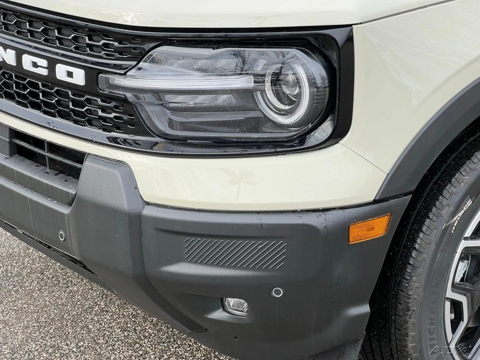 2025 Ford Bronco 6th Gen - Image 11 of 12