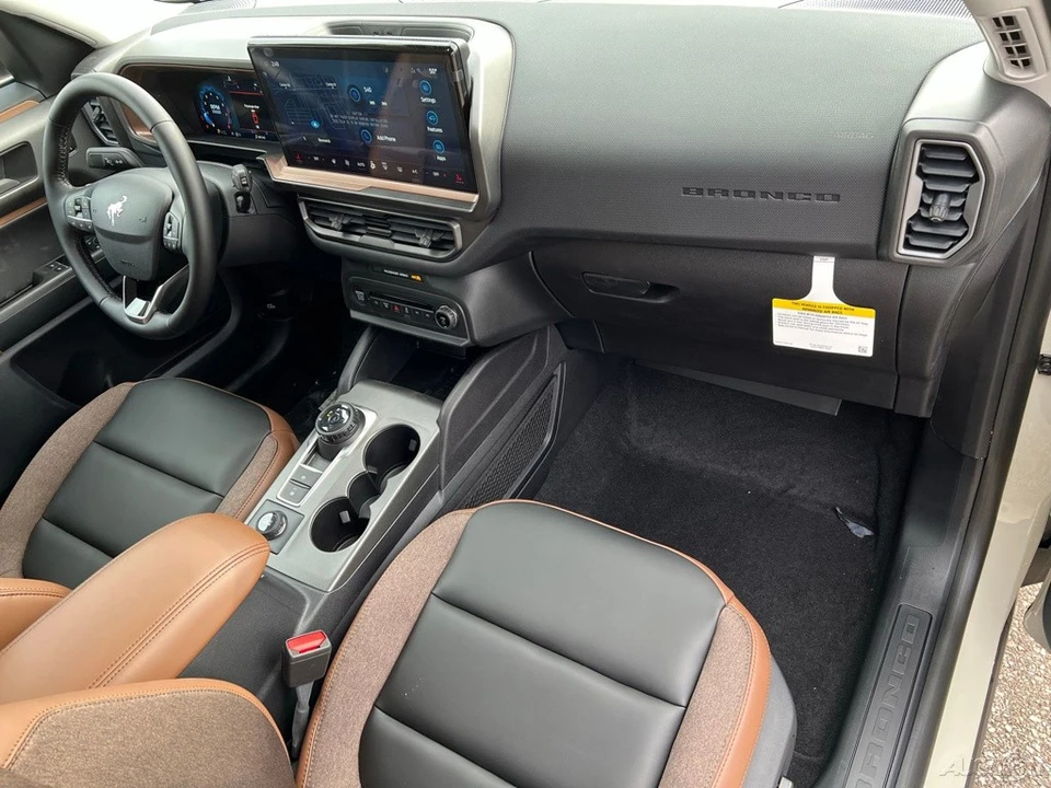 2025 Ford Bronco 6th Gen - Image 19 of 21