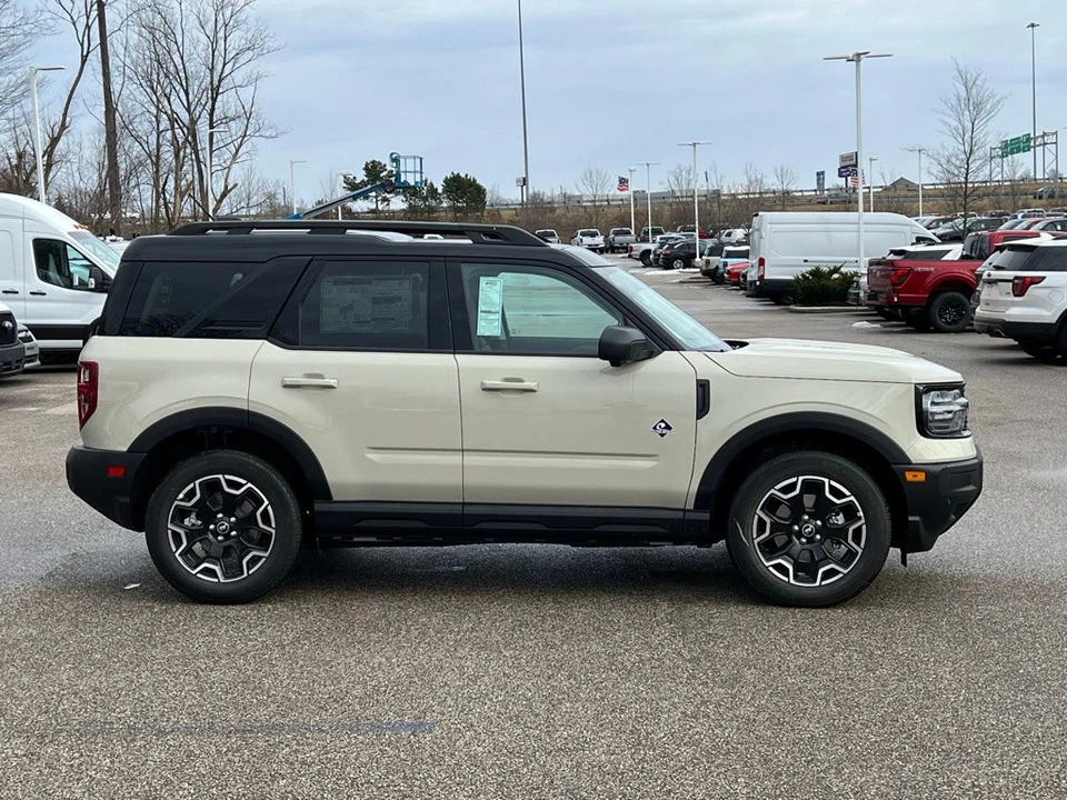 2025 Ford Bronco 6th Gen - Image 7 of 12