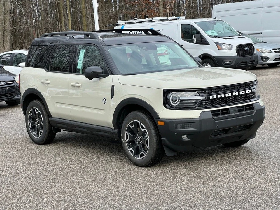 2025 Ford Bronco 6th Gen - Image 9 of 12
