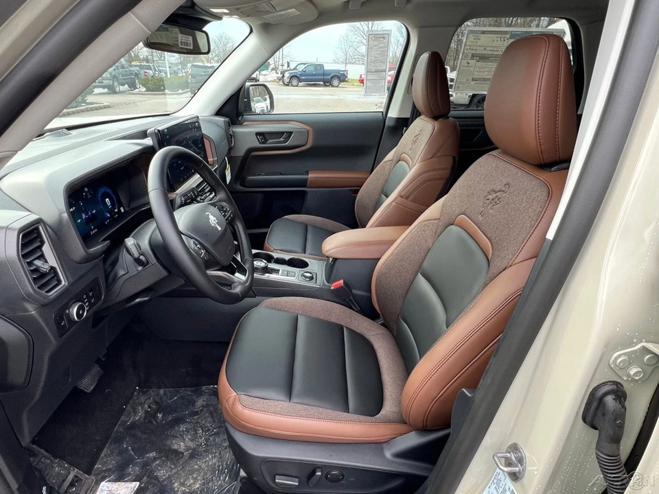 2025 Ford Bronco 6th Gen - Image 15 of 21