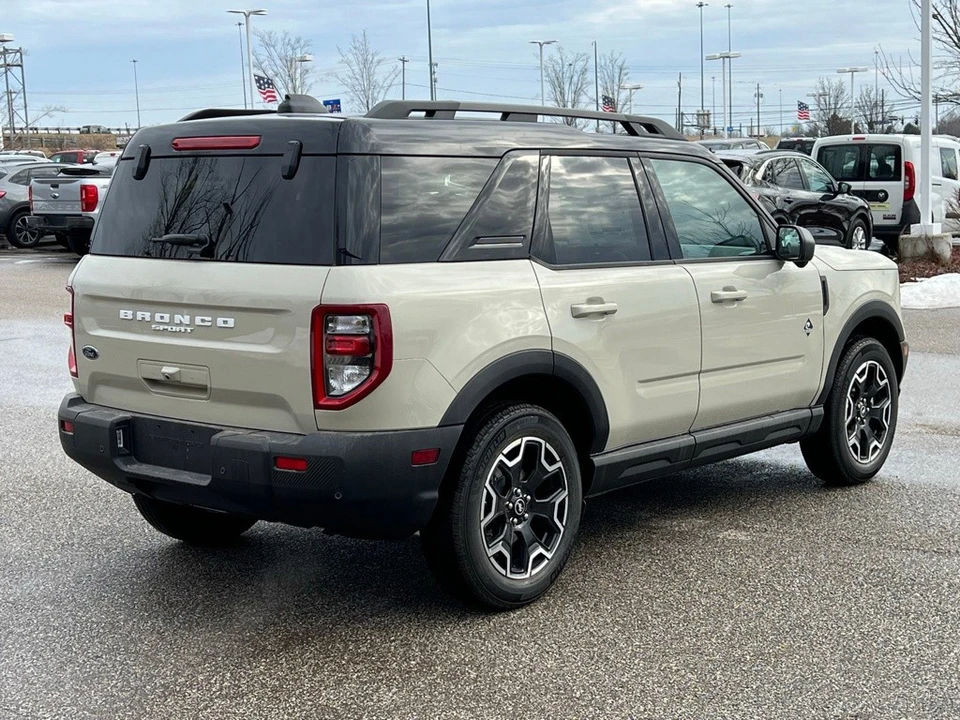 2025 Ford Bronco 6th Gen - Image 6 of 12