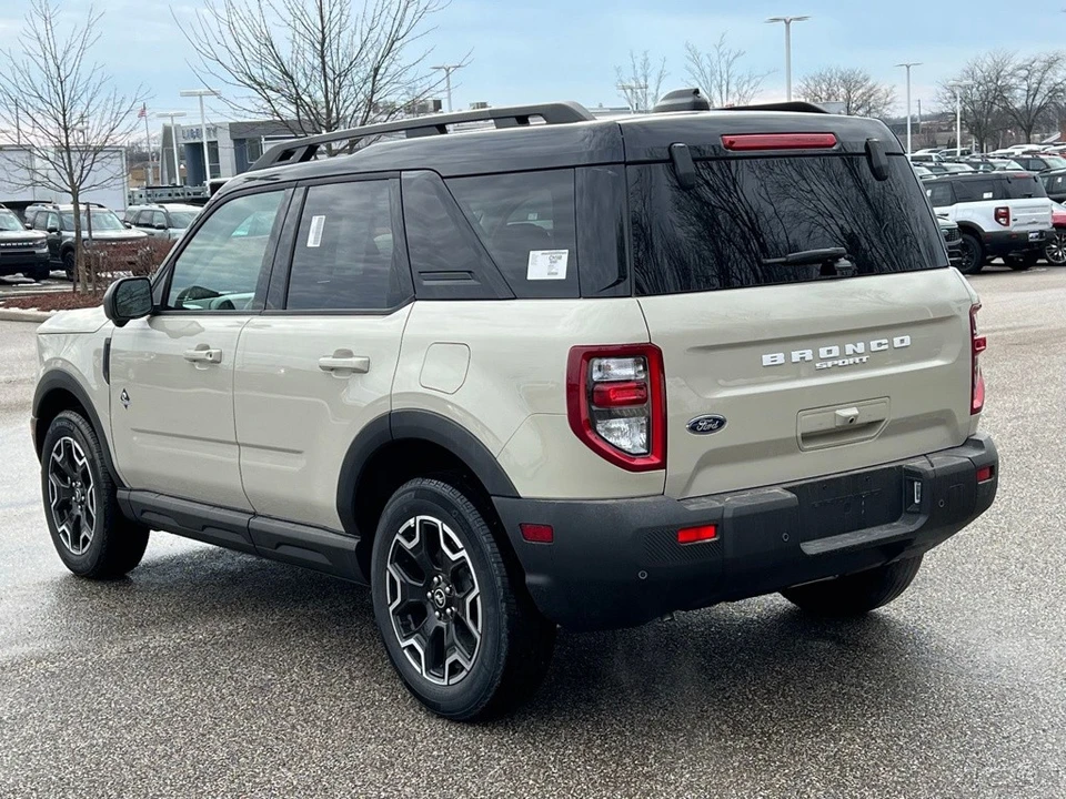 2025 Ford Bronco 6th Gen - Image 3 of 12