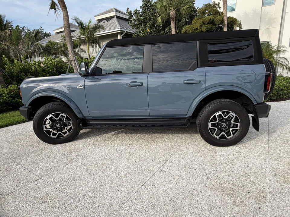 2025 Ford Bronco 6th Gen - Image 17 of 31