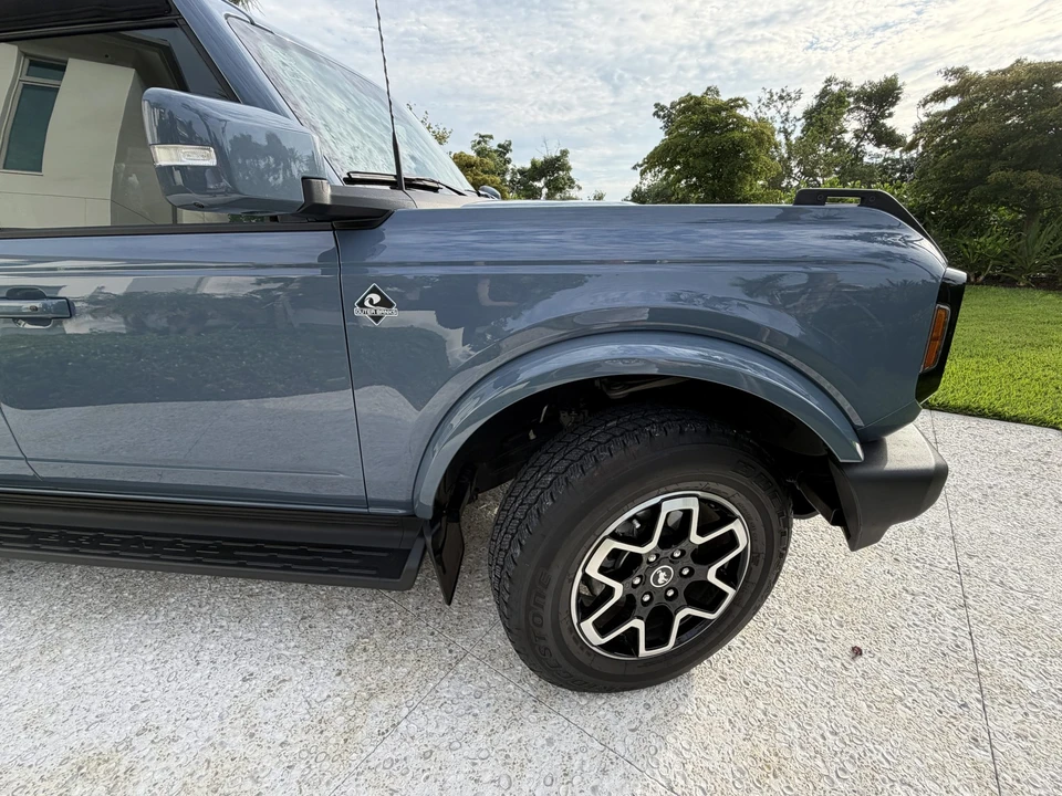2025 Ford Bronco 6th Gen - Image 27 of 31
