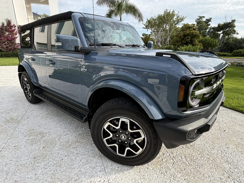 2025 Ford Bronco 6th Gen - Image 11 of 31