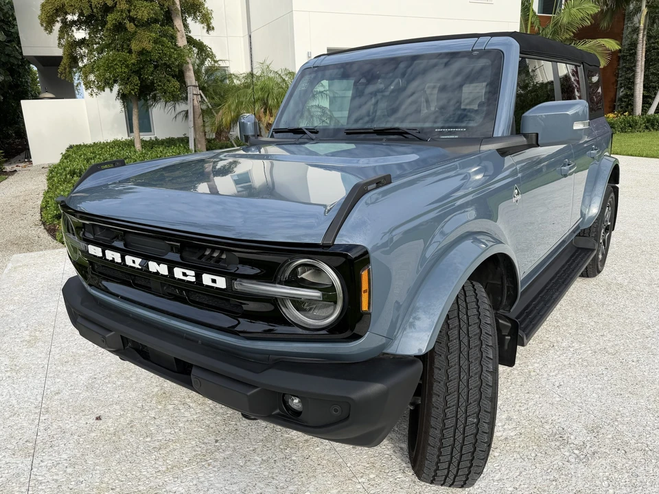 2025 Ford Bronco 6th Gen - Image 5 of 31