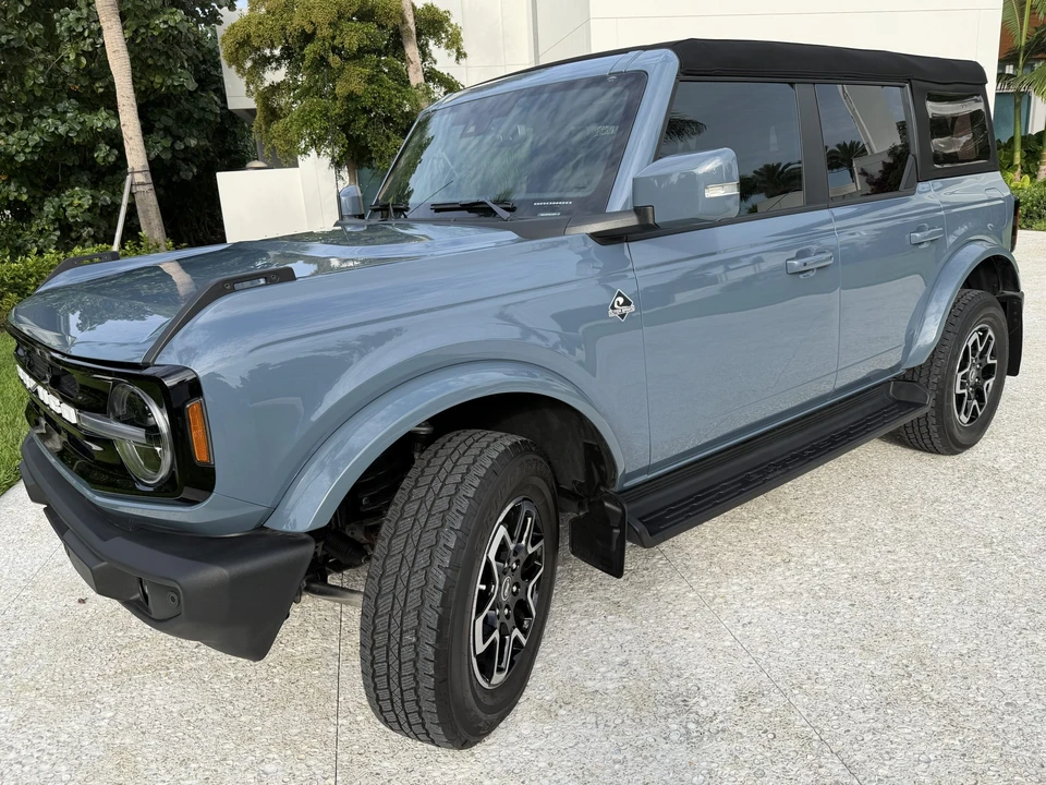 2025 Ford Bronco 6th Gen - Image 4 of 31