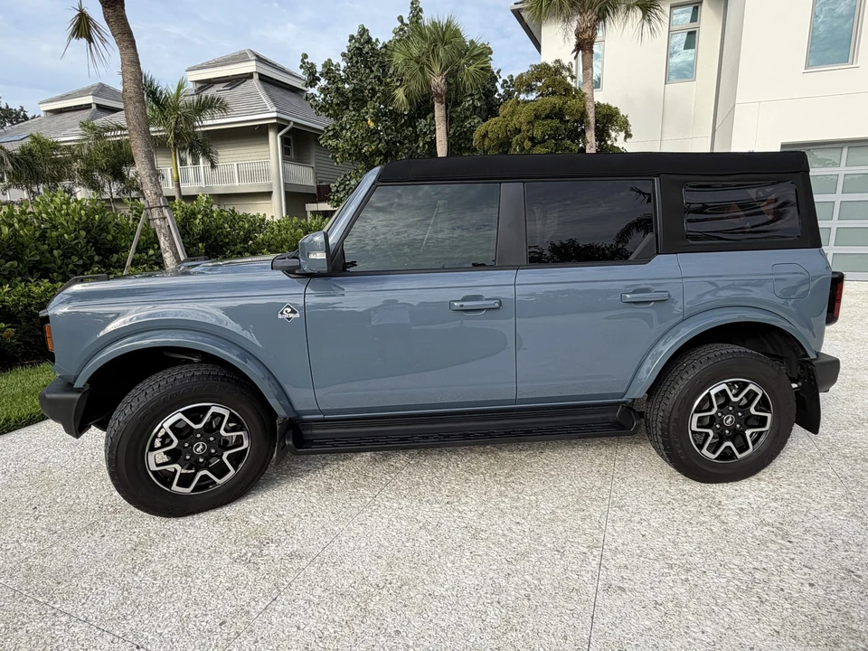 2025 Ford Bronco 6th Gen - Image 19 of 31