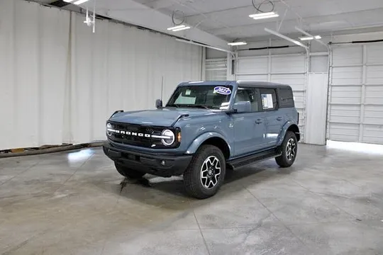 2025 Ford Bronco Outer Banks 4-Door 4WD