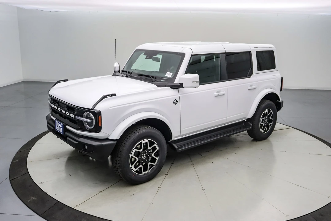 2025 Ford Bronco 6th Gen - Image 9 of 21
