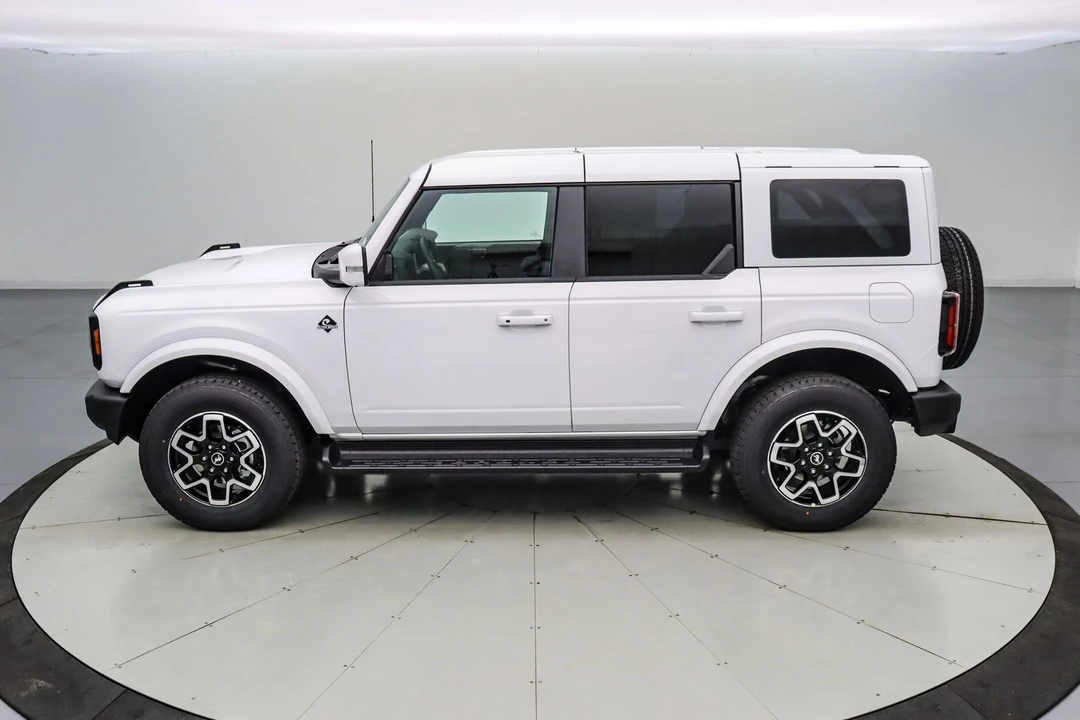 2025 Ford Bronco 6th Gen - Image 8 of 21