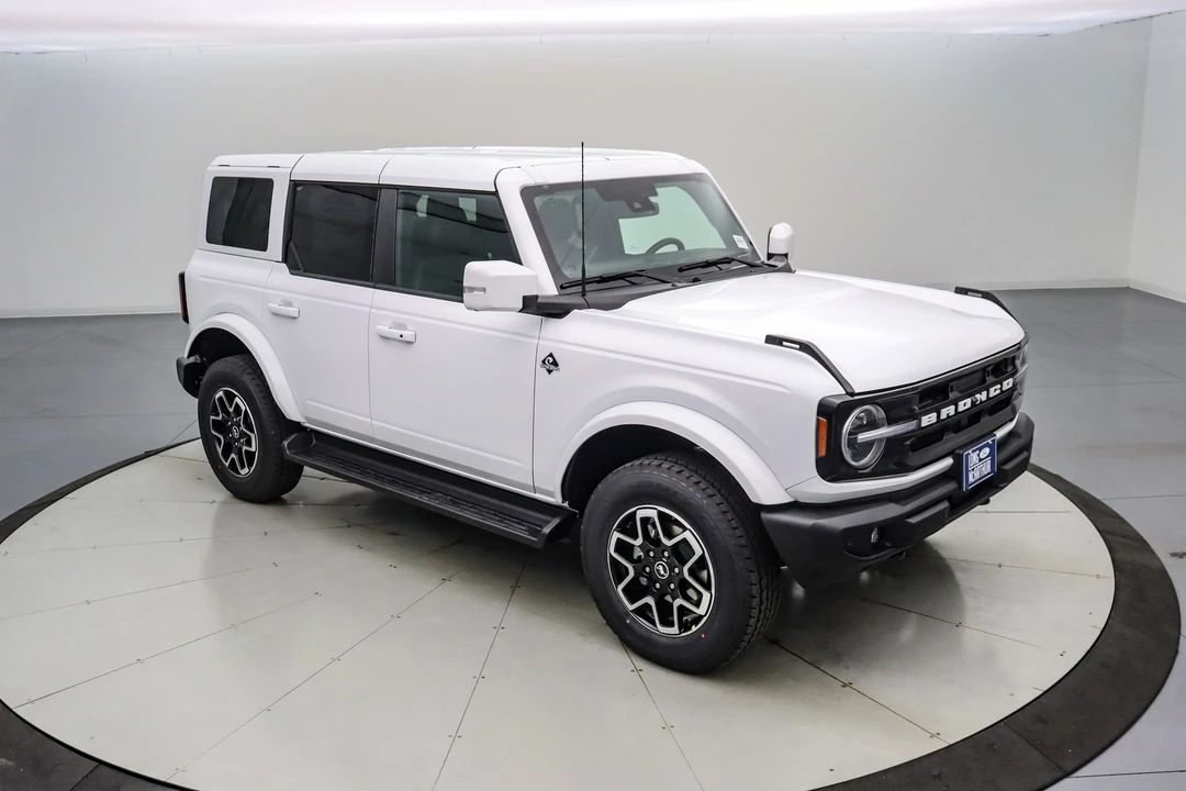 2025 Ford Bronco 6th Gen - Image 2 of 21