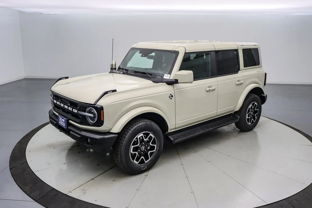 2025 Ford Bronco 6th Gen - Image 9 of 21