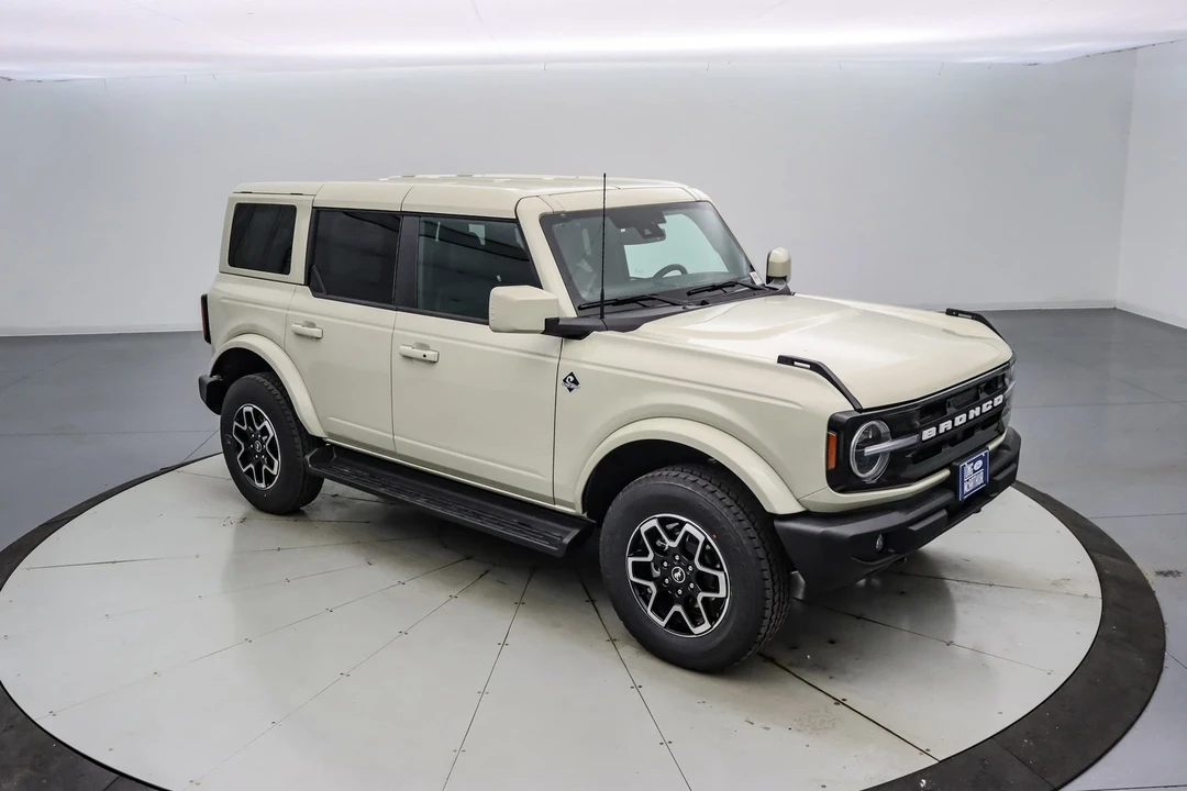 2025 Ford Bronco 6th Gen - Image 2 of 21
