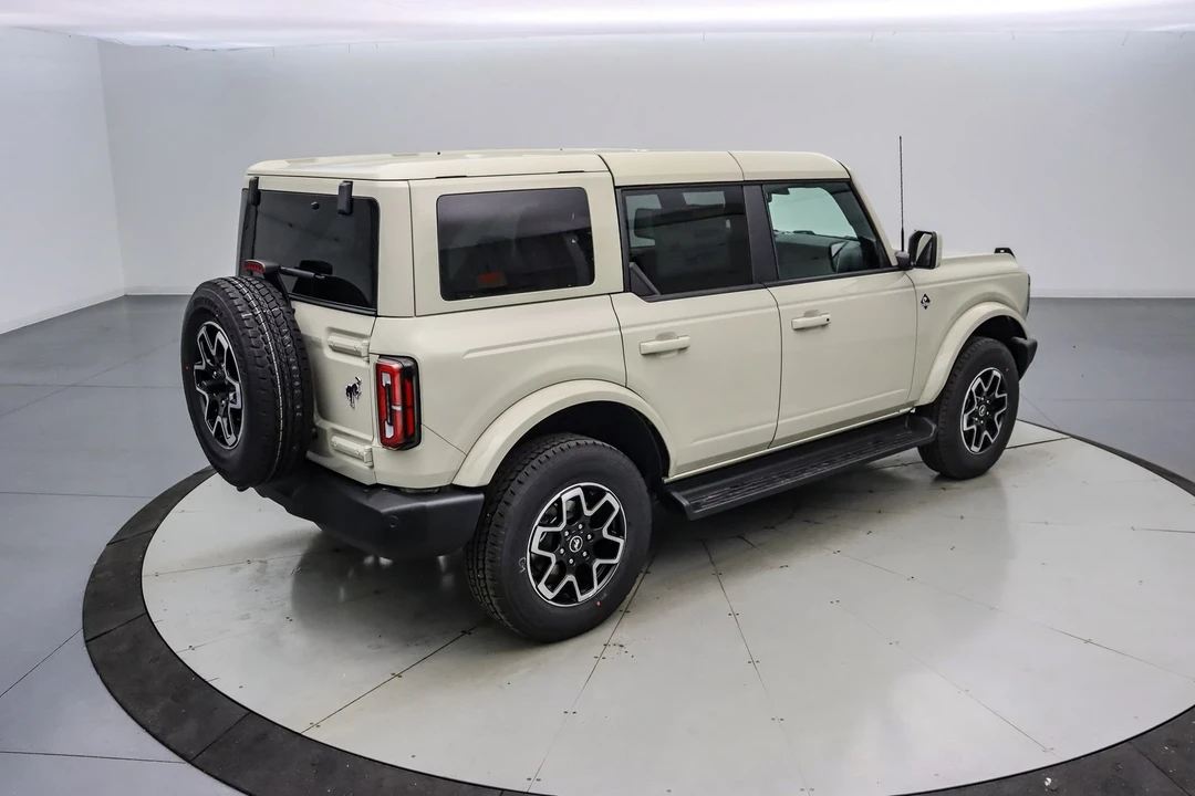 2025 Ford Bronco 6th Gen - Image 5 of 21