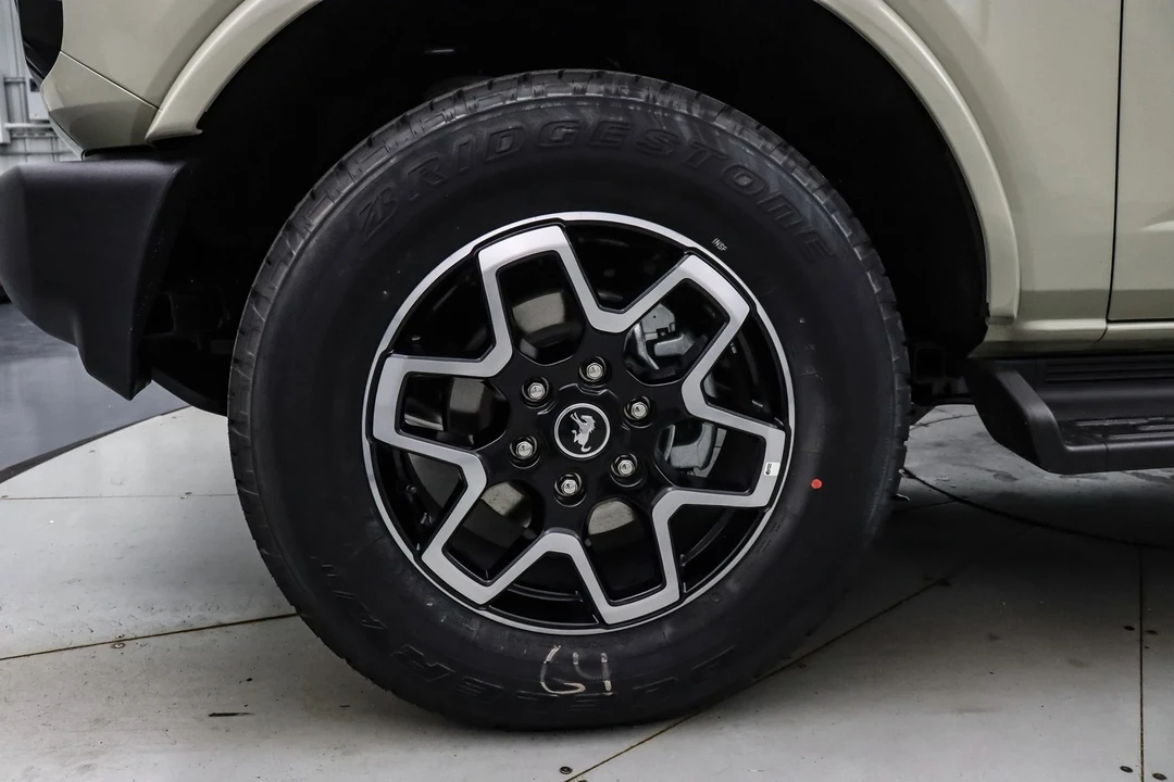 2025 Ford Bronco 6th Gen - Image 11 of 21