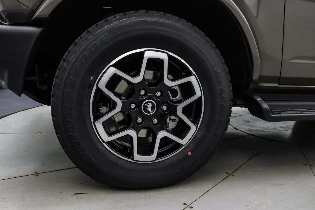 2025 Ford Bronco 6th Gen - Image 11 of 21