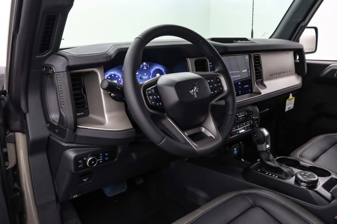 2025 Ford Bronco 6th Gen - Image 15 of 21
