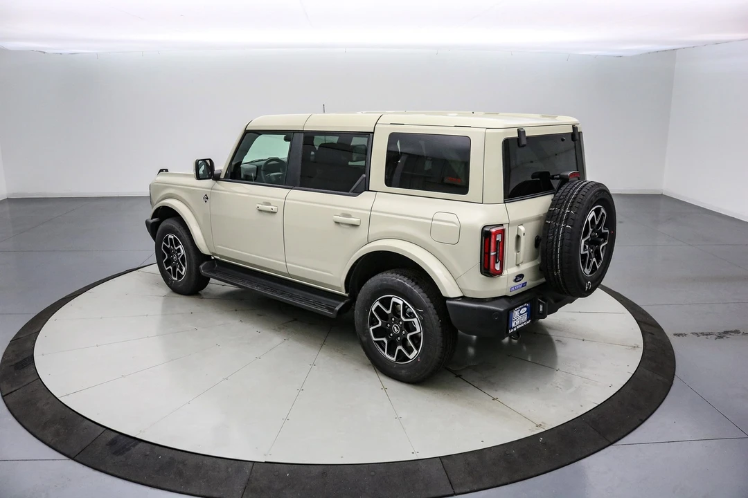 2025 Ford Bronco 6th Gen - Image 7 of 21