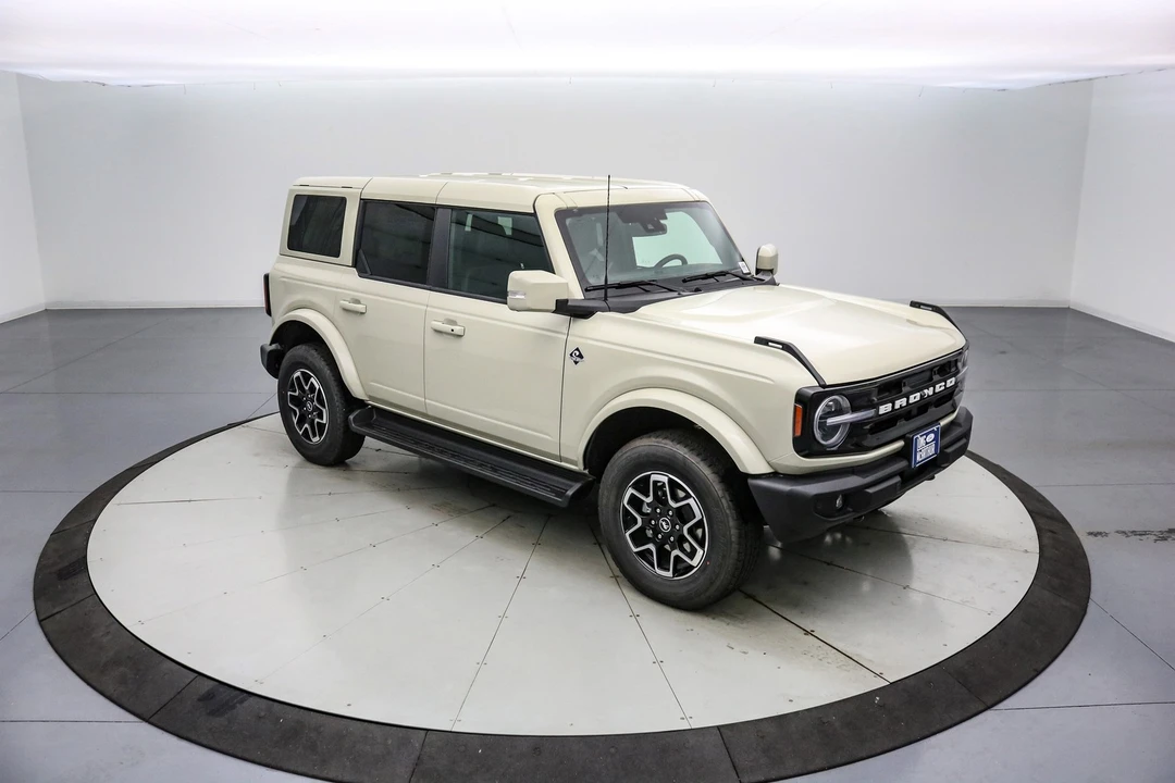 2025 Ford Bronco 6th Gen - Image 2 of 21