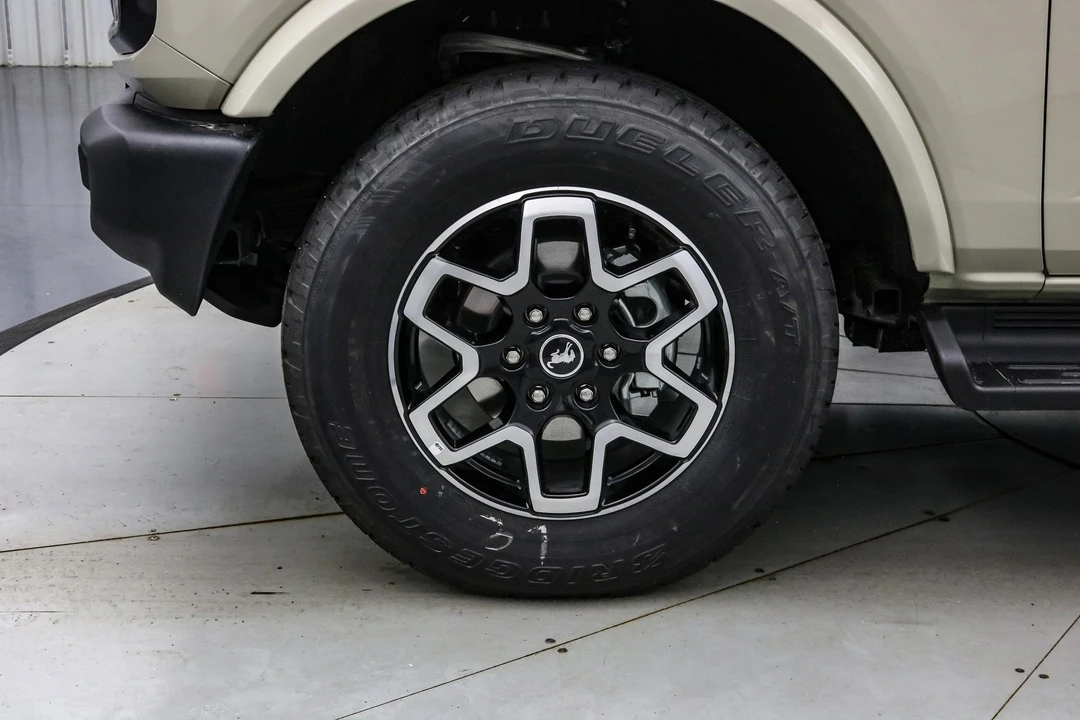 2025 Ford Bronco 6th Gen - Image 11 of 21