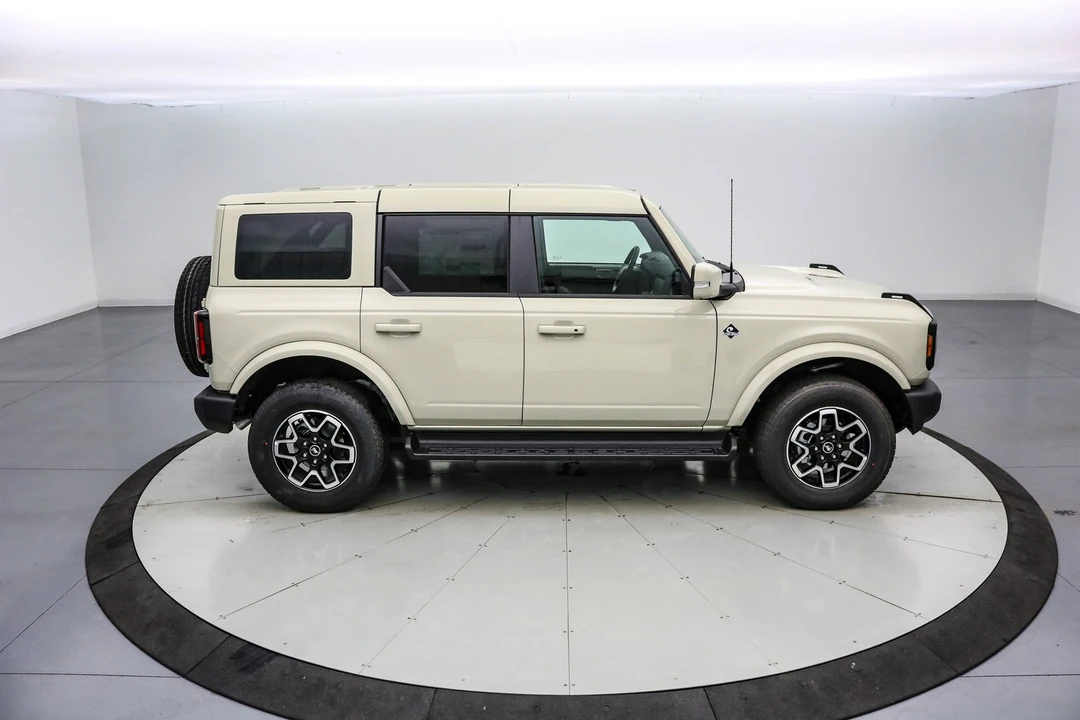 2025 Ford Bronco 6th Gen - Image 4 of 21