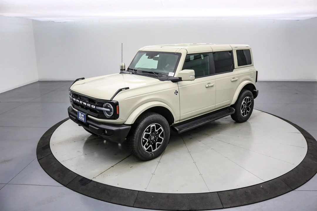 2025 Ford Bronco 6th Gen - Image 9 of 21