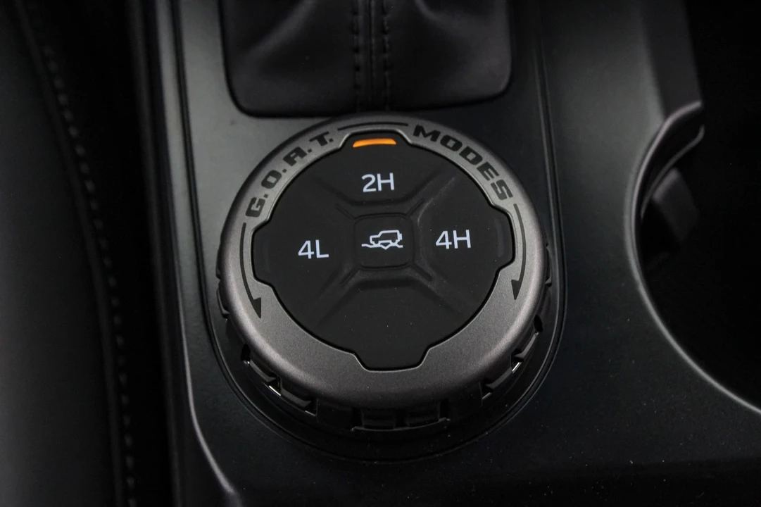 2025 Ford Bronco 6th Gen - Image 20 of 21