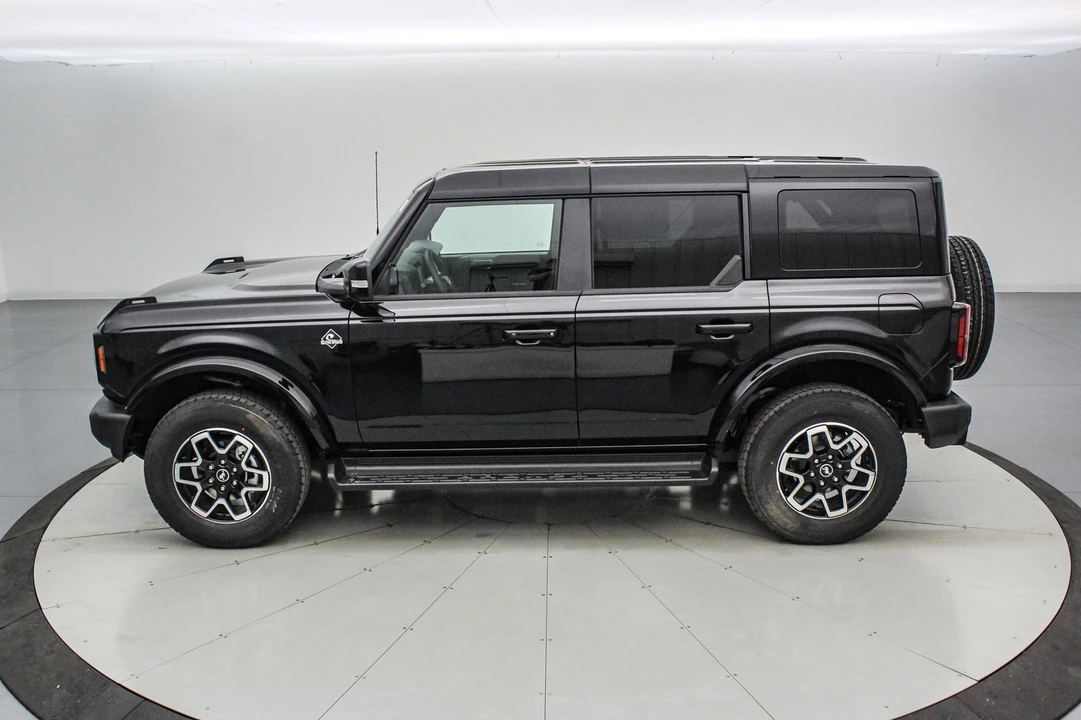 2025 Ford Bronco 6th Gen - Image 8 of 21