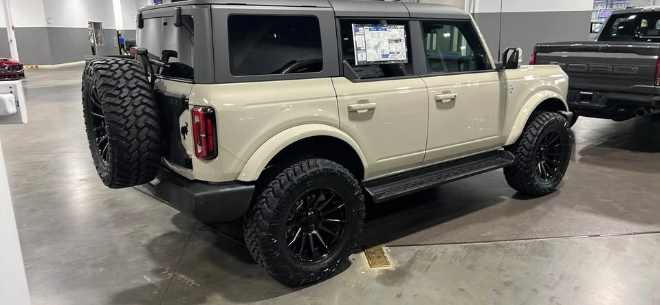 2025 Ford Bronco 6th Gen - Image 5 of 7