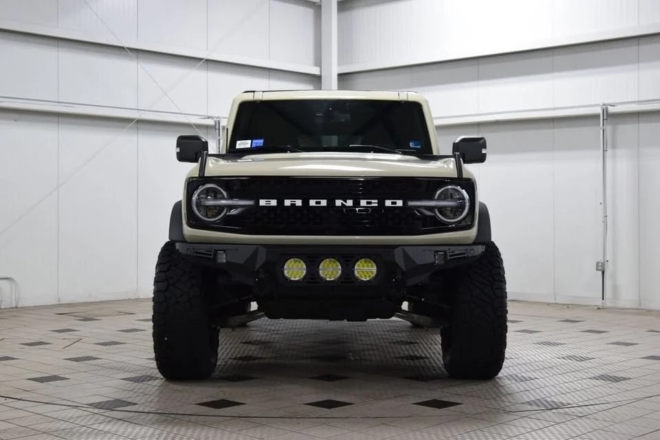 2025 Ford Bronco 6th Gen - Image 2 of 17