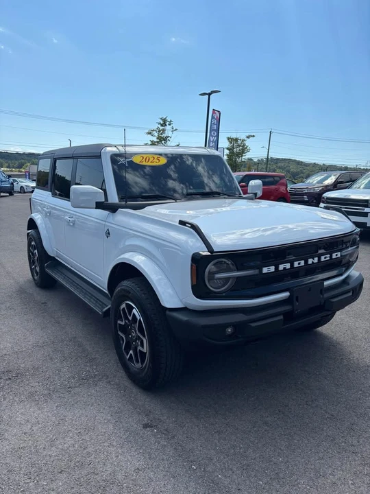 2025 Ford Bronco 6th Gen - Image 3 of 16