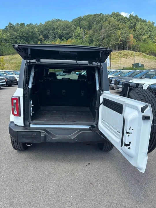 2025 Ford Bronco 6th Gen - Image 9 of 16