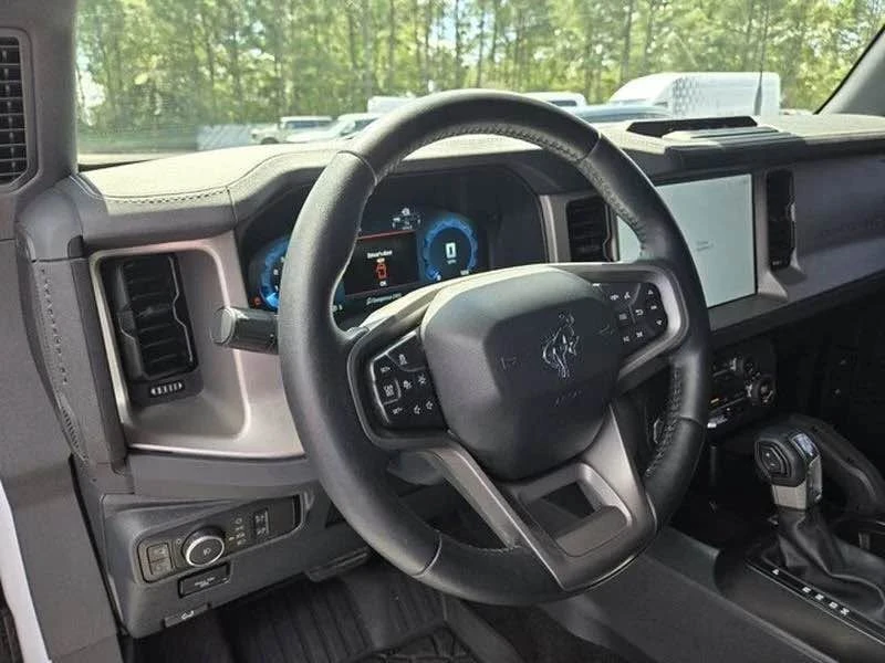 2025 Ford Bronco 6th Gen - Image 14 of 15