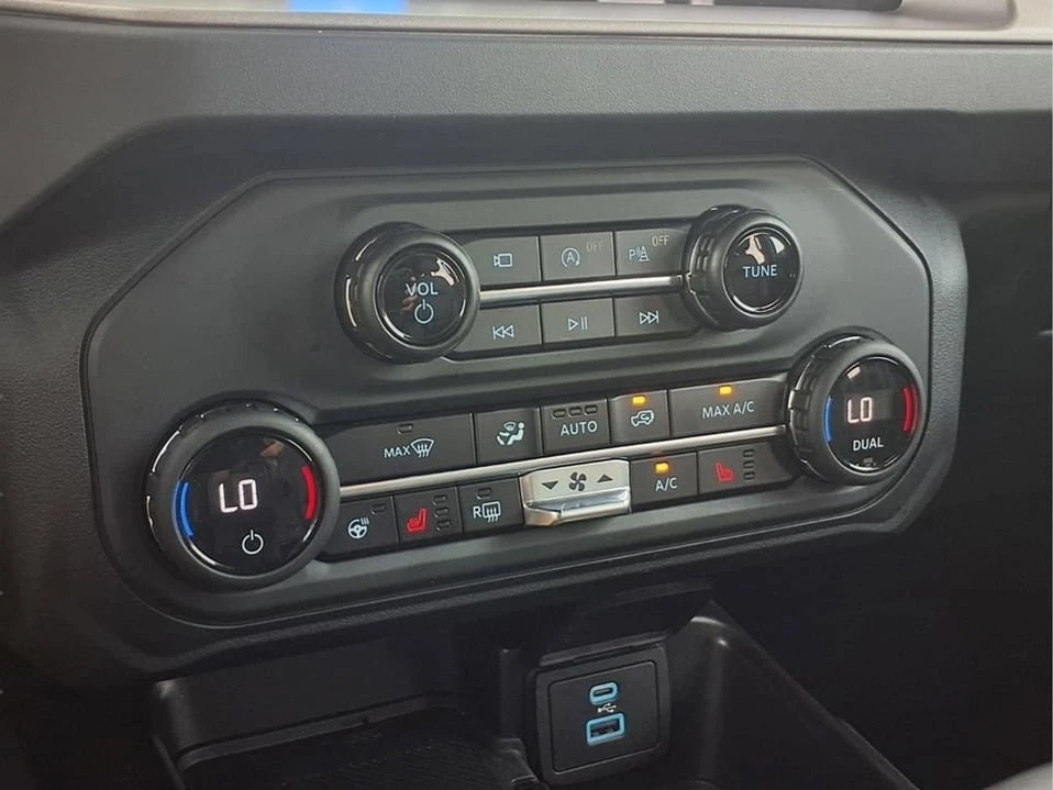 2025 Ford Bronco 6th Gen - Image 8 of 10